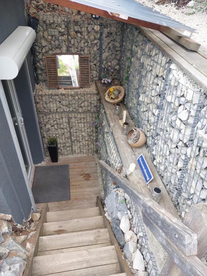 Modernes Souterrain Apartment Black Forest Mit Separatem Eingang Und Kfz-Stellplatz Bad Dürrheim Esterno foto