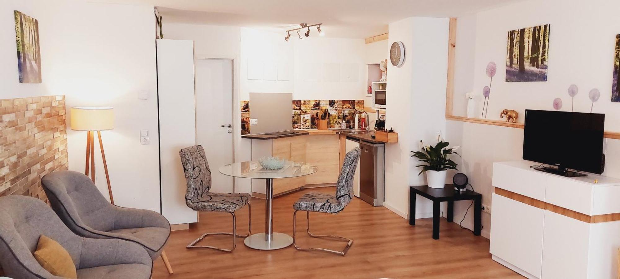 Modernes Souterrain Apartment Black Forest Mit Separatem Eingang Und Kfz-Stellplatz Bad Dürrheim Esterno foto
